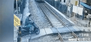 c6acc68a8c4978b3c20f5404f35ebf84_1746075815_9862.gif